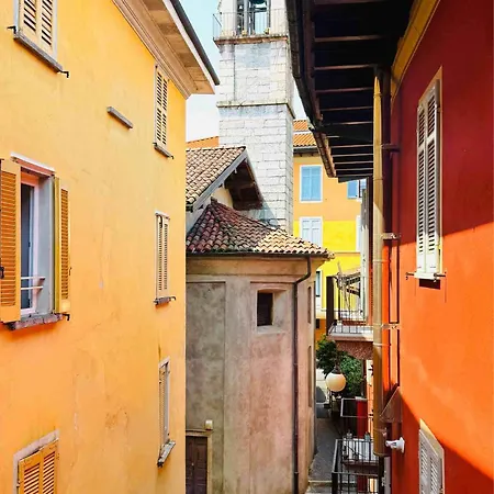 In The Historic Center Apartment Verbania